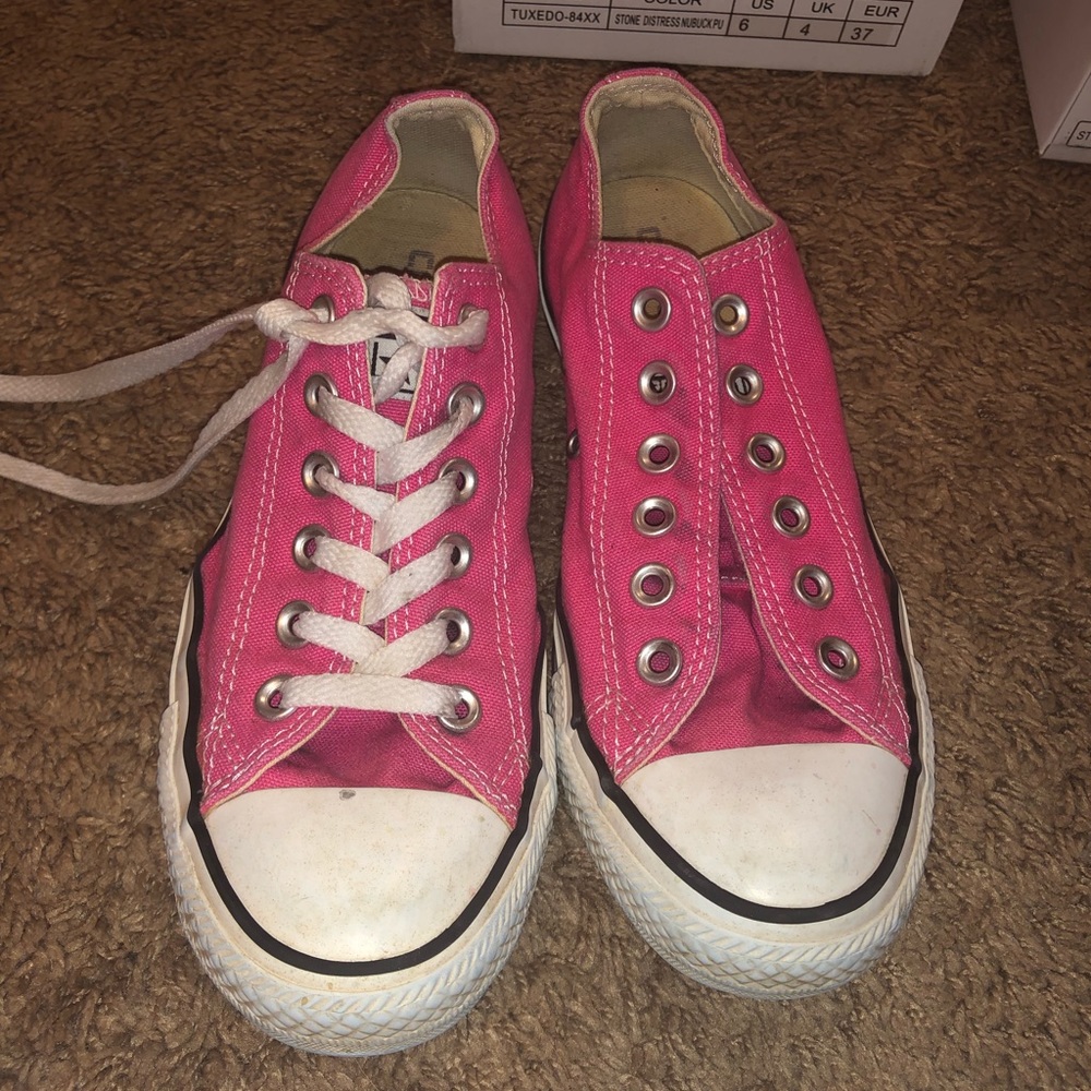Pink converse